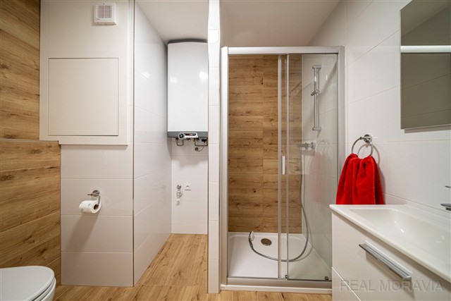 koupelna se sprch. koutem [2/13]