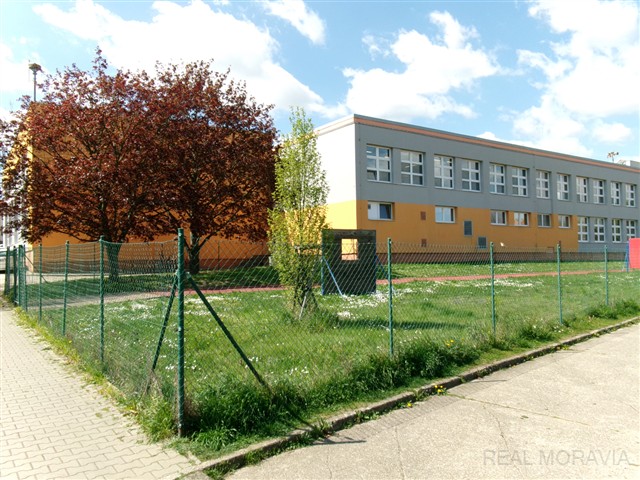 Základní škola v blízkosti domu [41/41]