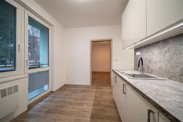 kuchyně s jídelním koutem [9/13]